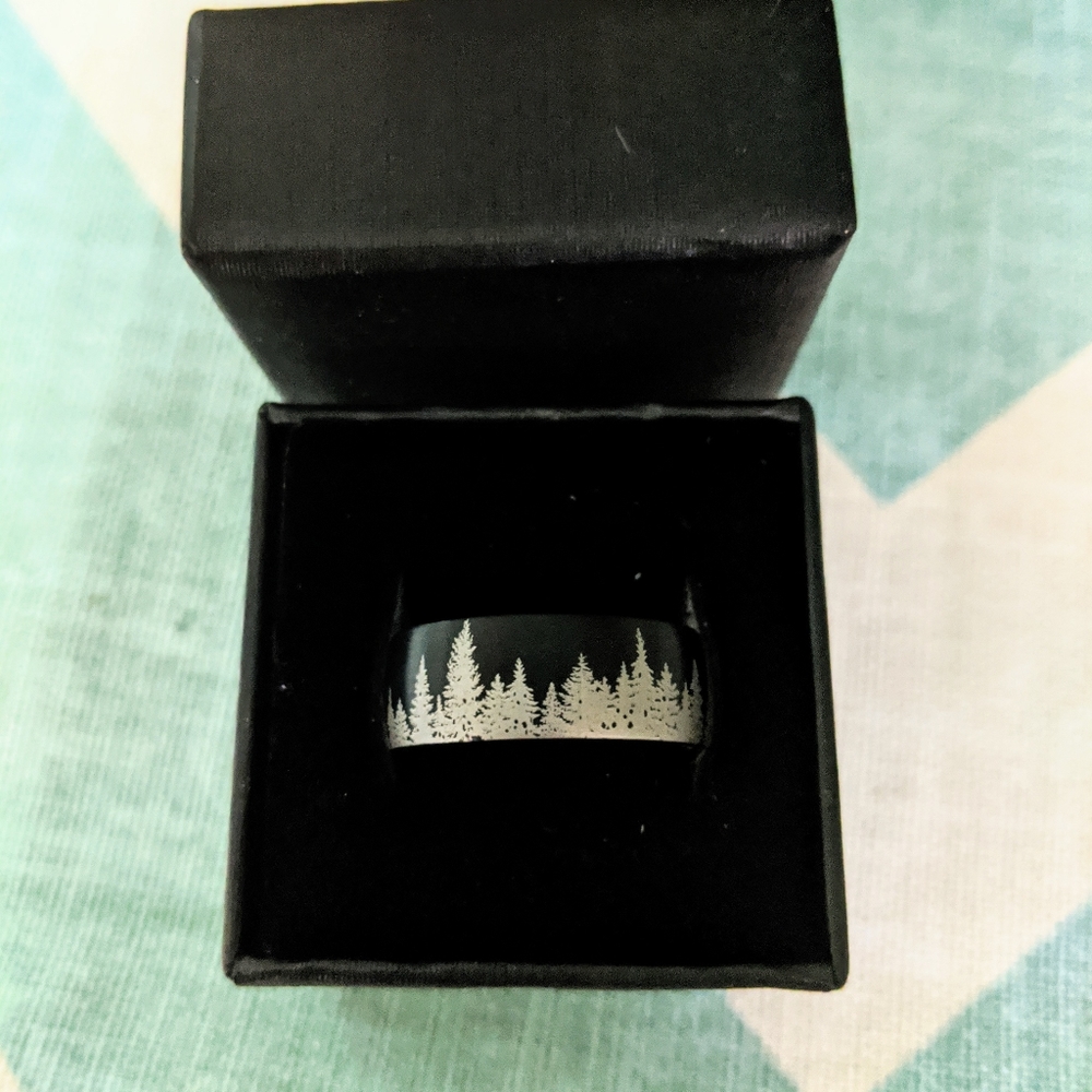 Men's size 8 tungsten & oak ring